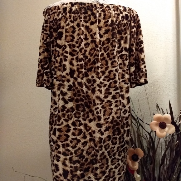 CLEARANCE 5⭐s Off Shoulder Leopard Top - Picture 4 of 5